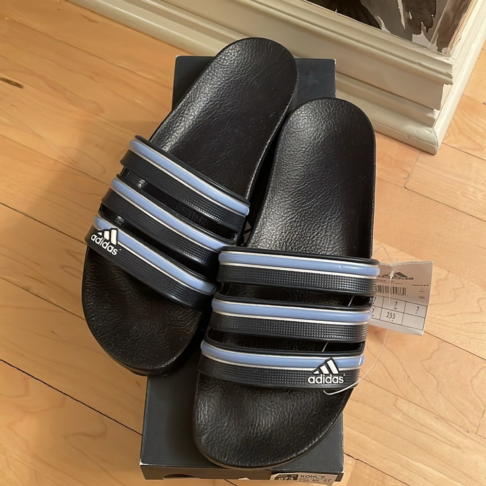 NEW adidas Atanava Sandal - Picture 2 of 5